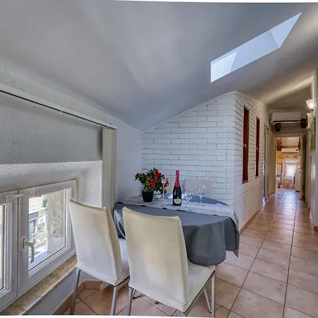 Floreano By Interhome شقة *