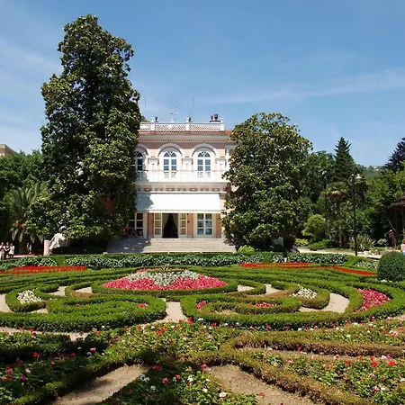 Floreano By Interhome * أوباتيا