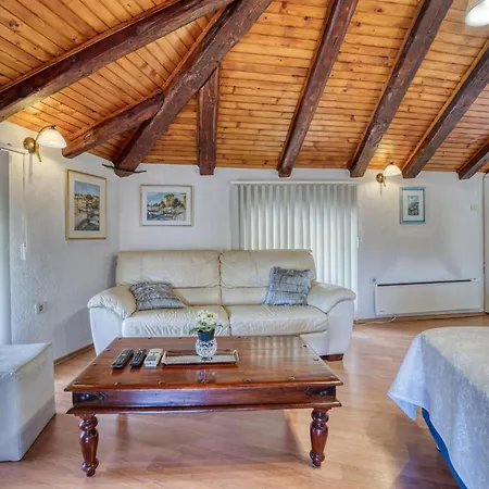 Floreano By Interhome Опатія