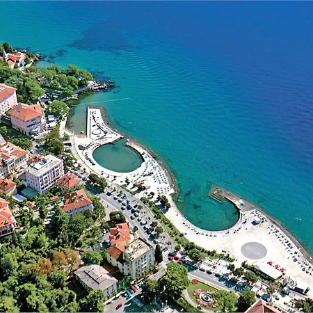 Apartment Floreano By Interhome