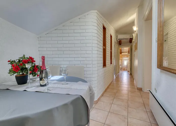 Floreano By Interhome Апартаменты *